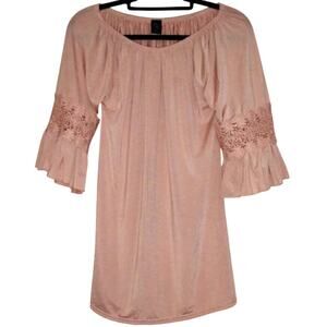 Ruffled Sleeve Tunic w/crocheted cut out daisies by Win Wim